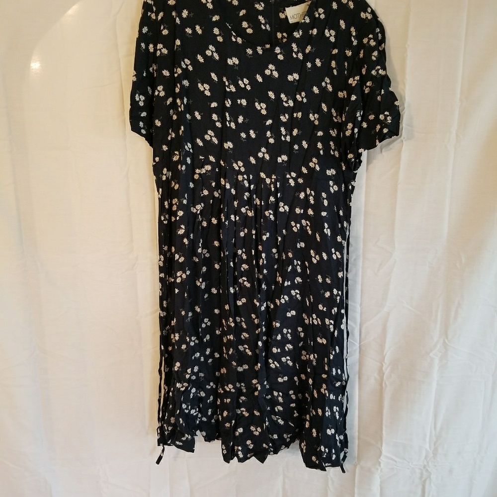 Vintage Floral Patterned Dress